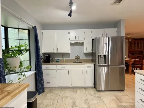 1014 W Wildwood Drive Village Mills TX 77663