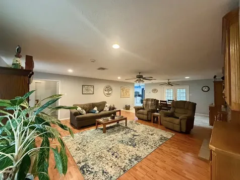 1014 W Wildwood Drive Village Mills TX 77663