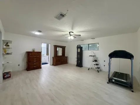1014 W Wildwood Drive Village Mills TX 77663
