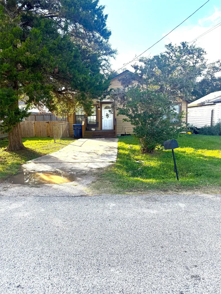 138 Shady Lane West Columbia TX 77486