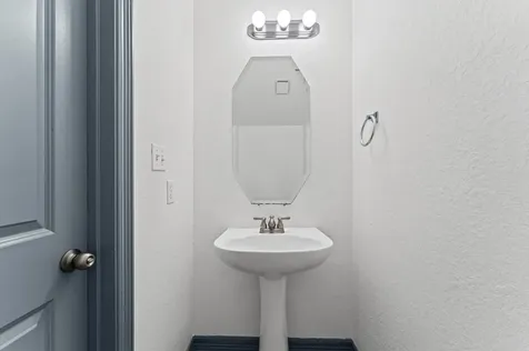 2905 Baer Street 6 Houston TX 77020