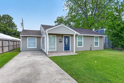 1007 Longley Street South Houston TX 77587