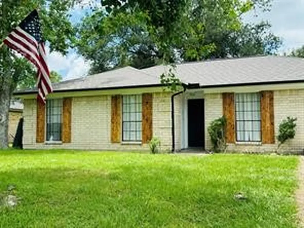 3318 Schroeder Avenue Needville TX 77461
