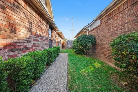 1321 Garden Court Deer Park TX 77536