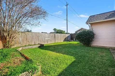 1321 Garden Court Deer Park TX 77536