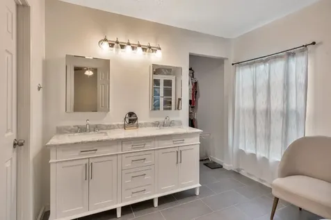 10 E Stony Bridge Circle The Woodlands TX 77381