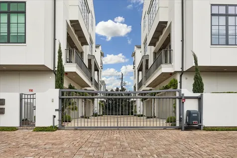 2326 Bissonnet Street Houston TX 77005