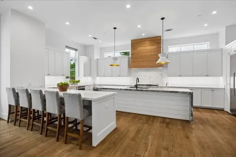 2326 Bissonnet Street Houston TX 77005