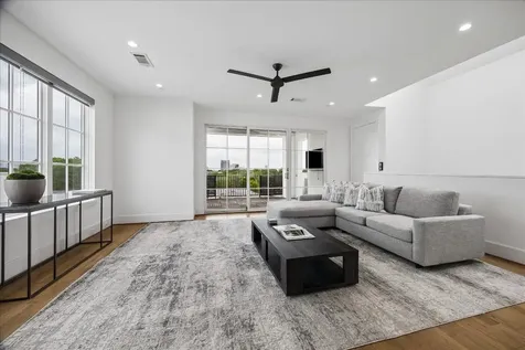 2326 Bissonnet Street Houston TX 77005
