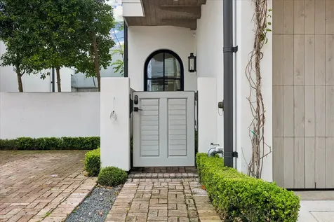 2326 Bissonnet Street Houston TX 77005
