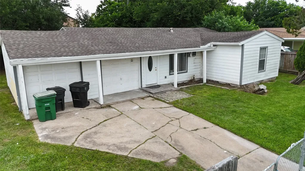 5103 Willow Glen Drive Houston TX 77033