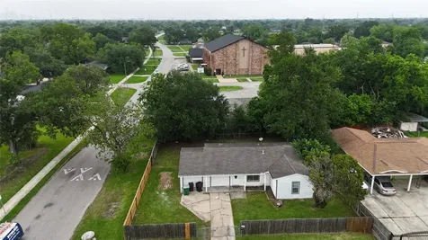 5103 Willow Glen Drive Houston TX 77033