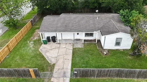 5103 Willow Glen Drive Houston TX 77033