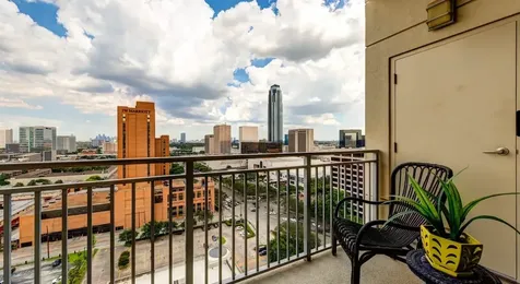 5250 Brownway Street 2113 Houston TX 77056