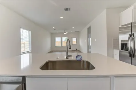 9043 Rose Water Trail Iowa Colony TX 77583