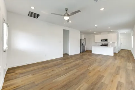 9043 Rose Water Trail Iowa Colony TX 77583