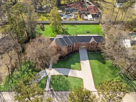 15 Enchanted Woods Drive Kingwood TX 77339