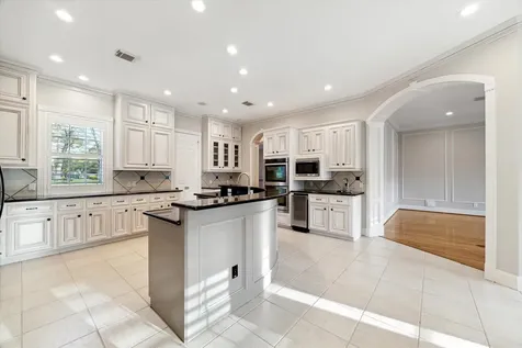 15 Enchanted Woods Drive Kingwood TX 77339