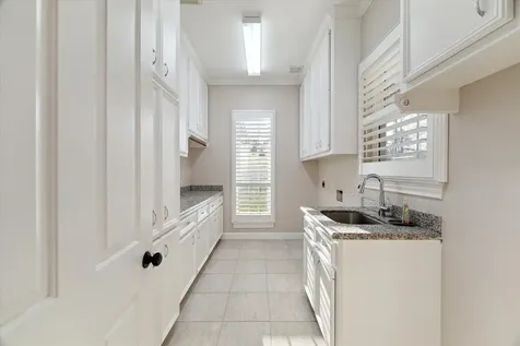15 Enchanted Woods Drive Kingwood TX 77339