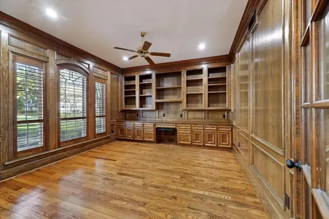 15 Enchanted Woods Drive Kingwood TX 77339