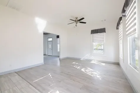 1625 39th Street Galveston TX 77550
