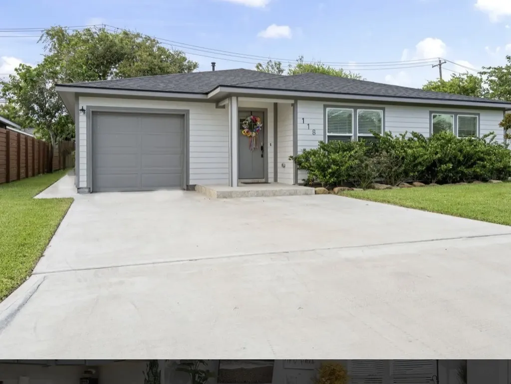118 Tuna Street Galveston TX 77550