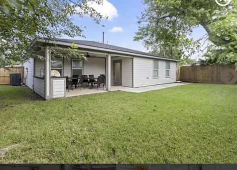 118 Tuna Street Galveston TX 77550