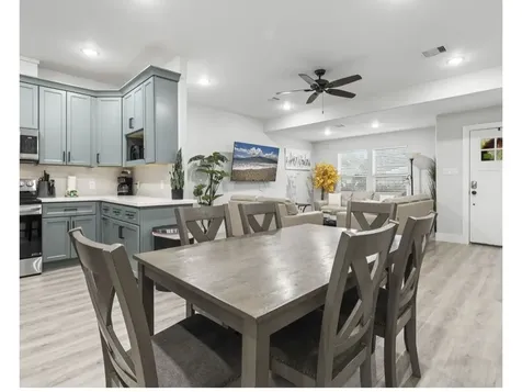 118 Tuna Street Galveston TX 77550