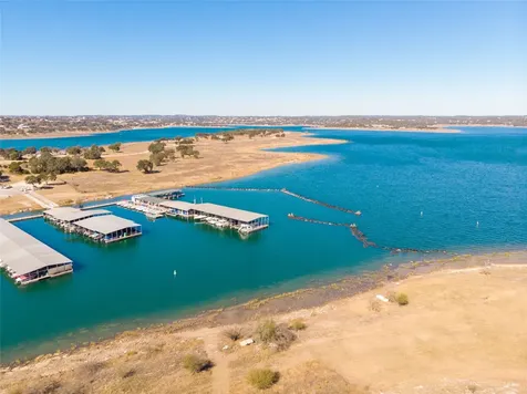 1526 Lakeside Drive W Canyon Lake TX 78133
