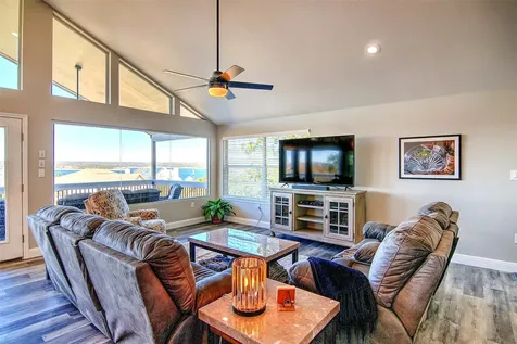 1526 Lakeside Drive W Canyon Lake TX 78133