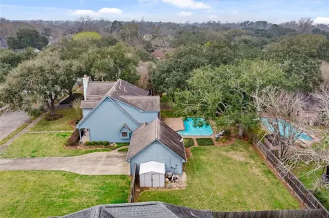 105 Strawberry Drive Lake Jackson TX 77566