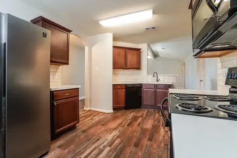 1001 Walnut Lane Brookshire TX 77423