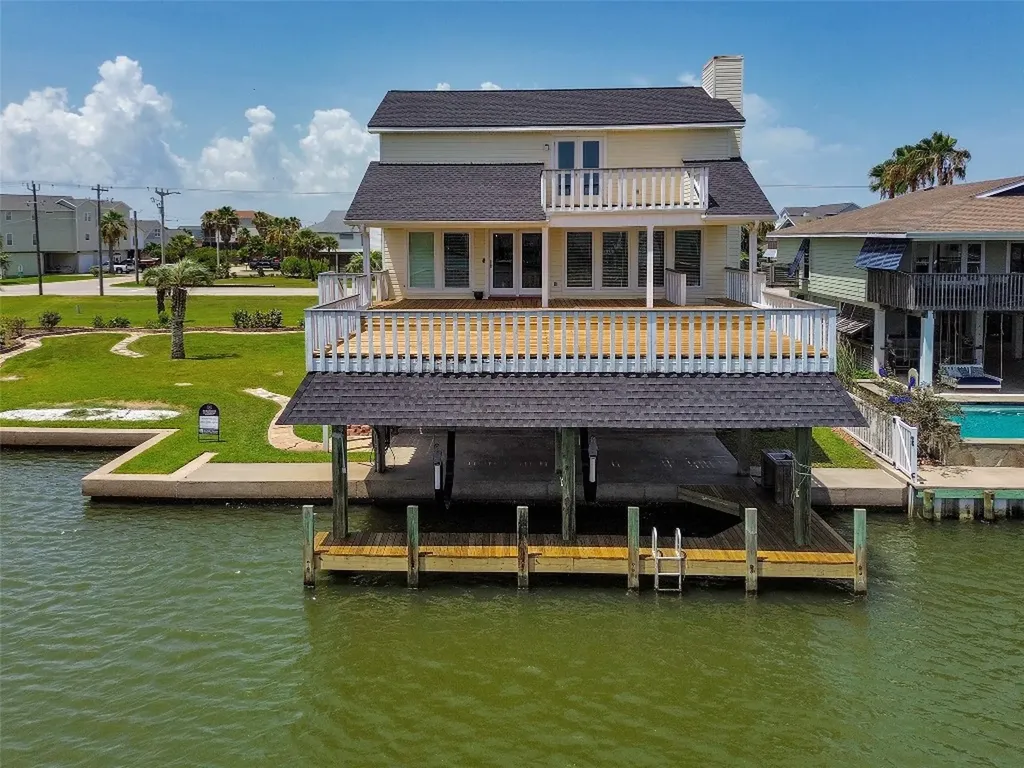 1327 Tiki Drive Tiki Island TX 77554