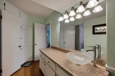 1327 Tiki Drive Tiki Island TX 77554