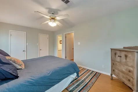 1327 Tiki Drive Tiki Island TX 77554