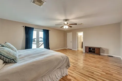 1327 Tiki Drive Tiki Island TX 77554