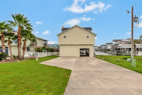 1327 Tiki Drive Tiki Island TX 77554