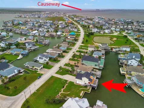 1327 Tiki Drive Tiki Island TX 77554