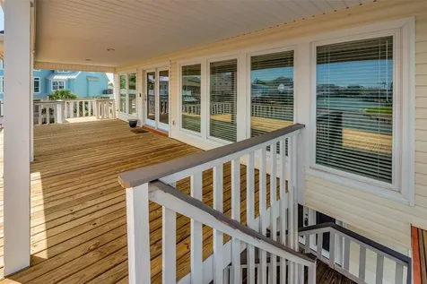 1327 Tiki Drive Tiki Island TX 77554