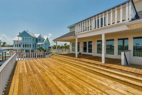 1327 Tiki Drive Tiki Island TX 77554