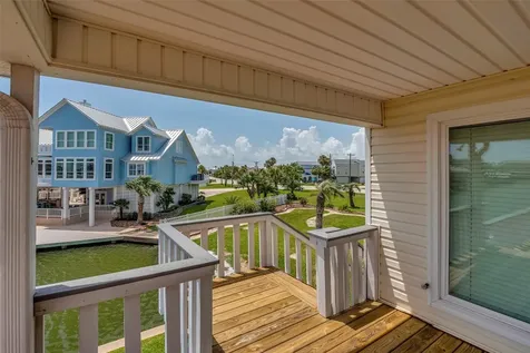 1327 Tiki Drive Tiki Island TX 77554