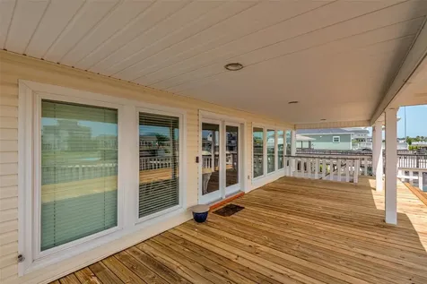 1327 Tiki Drive Tiki Island TX 77554