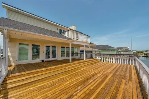 1327 Tiki Drive Tiki Island TX 77554