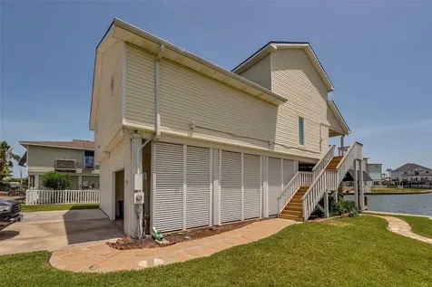 1327 Tiki Drive Tiki Island TX 77554