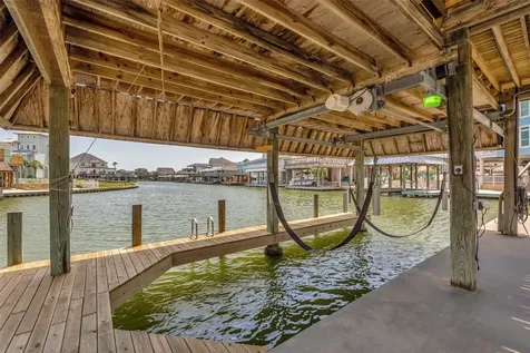 1327 Tiki Drive Tiki Island TX 77554
