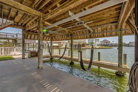 1327 Tiki Drive Tiki Island TX 77554