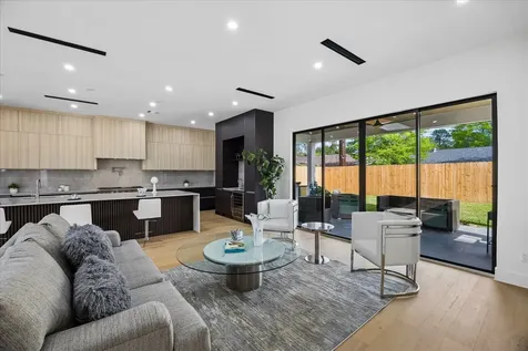5430 Rutherglenn Drive Houston TX 77096
