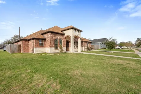 225 Kalmer Street Street Pasadena TX 77502