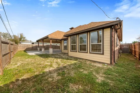 225 Kalmer Street Street Pasadena TX 77502