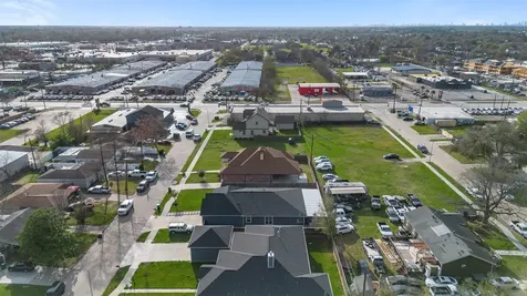 225 Kalmer Street Street Pasadena TX 77502